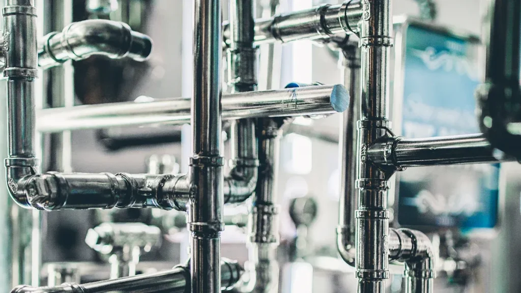 Comparing Brass and Stainless Steel Hydraulic Fittings for Performance and Cost