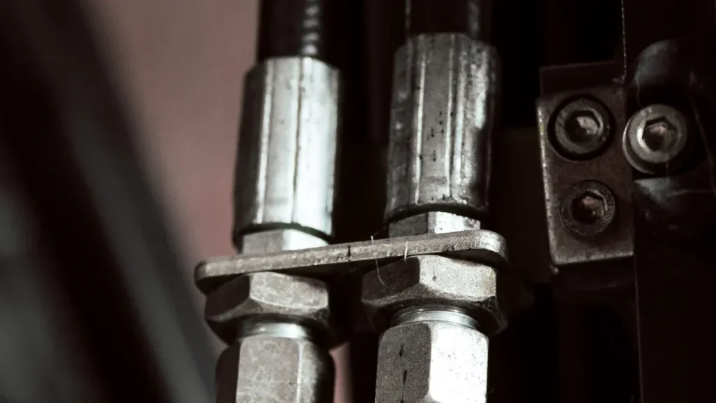 Connecting the Unconnectable: A Guide to Hydraulic Adapters and Thread Conversions